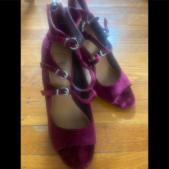 🎃14th & Union Strappy Velvet Block Heel🎃 - Picture 4 of 6